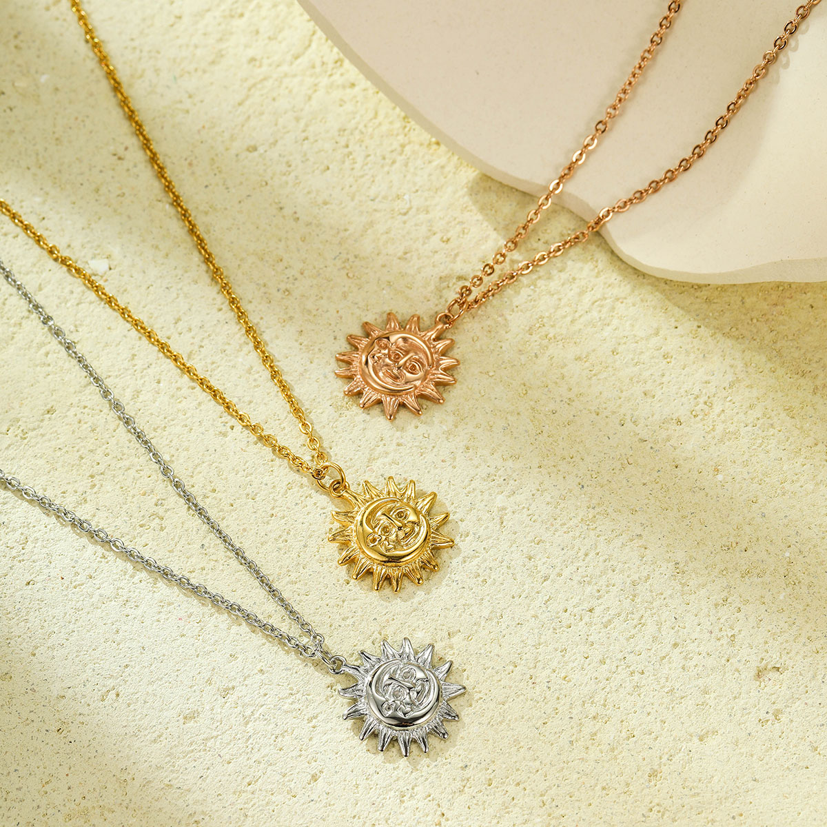 时尚个性轻奢太阳吊坠