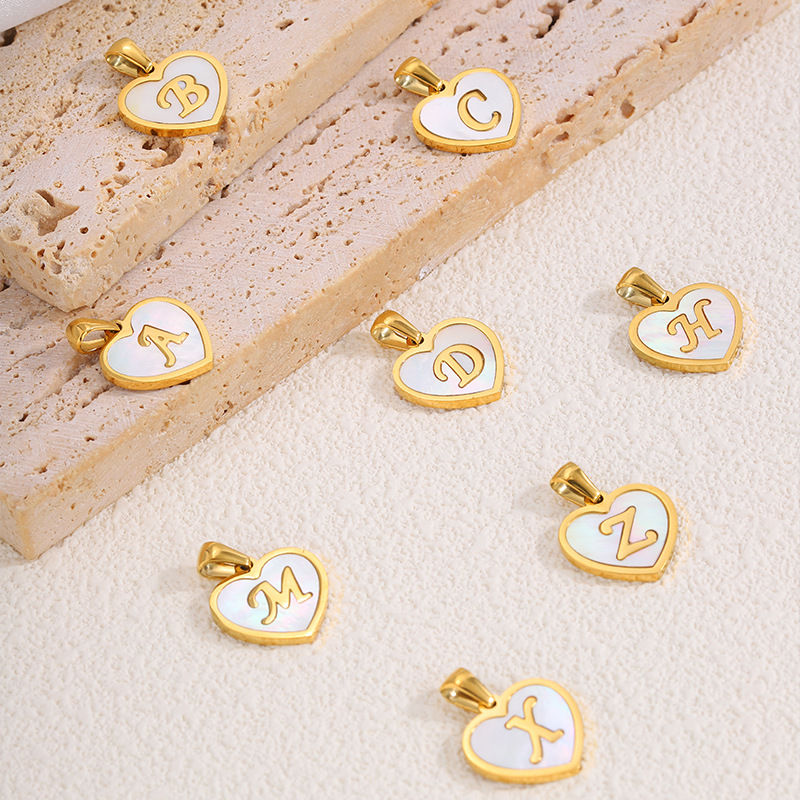 26英文字母心形贝壳项链