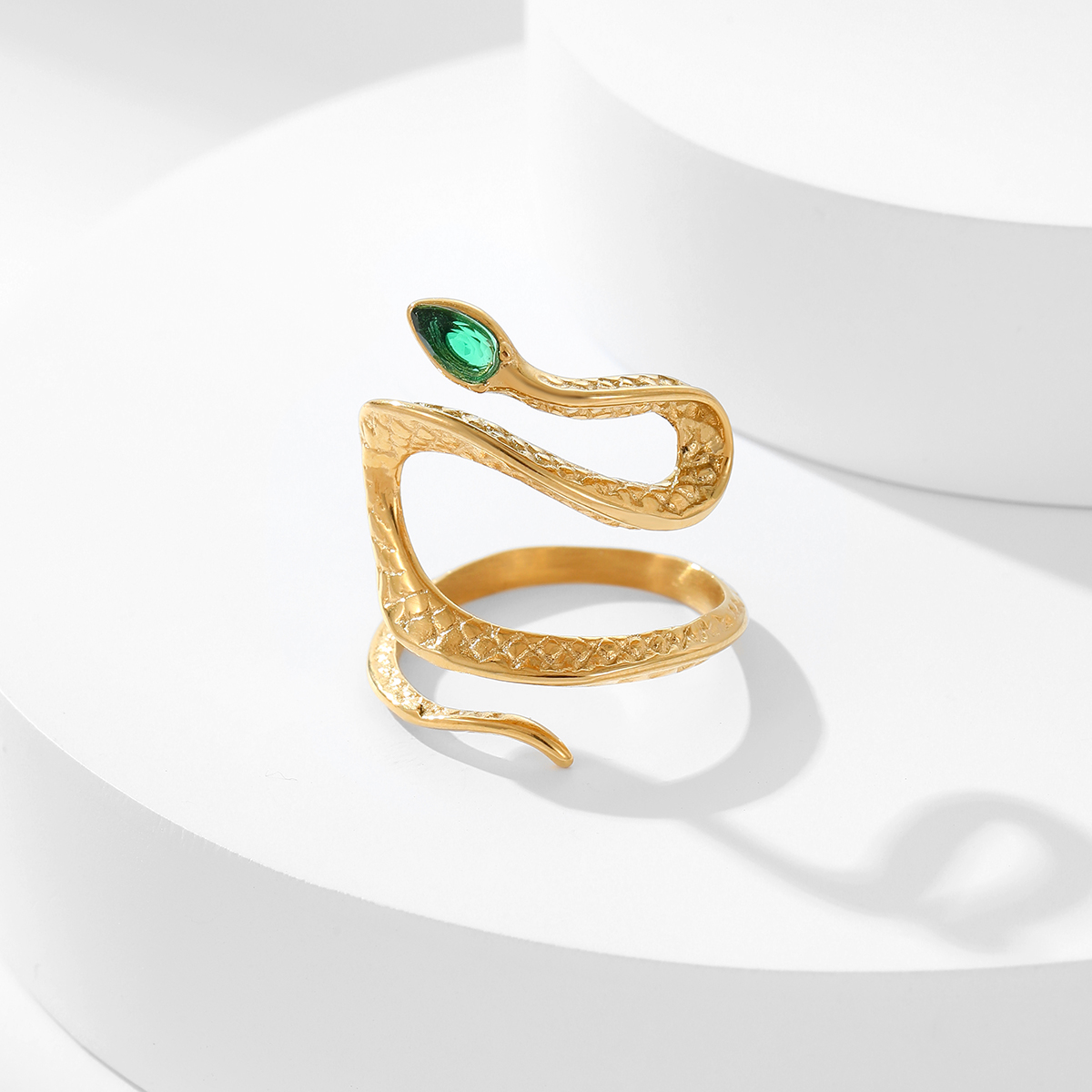 新款18K镀金蛇形绿锆石戒指