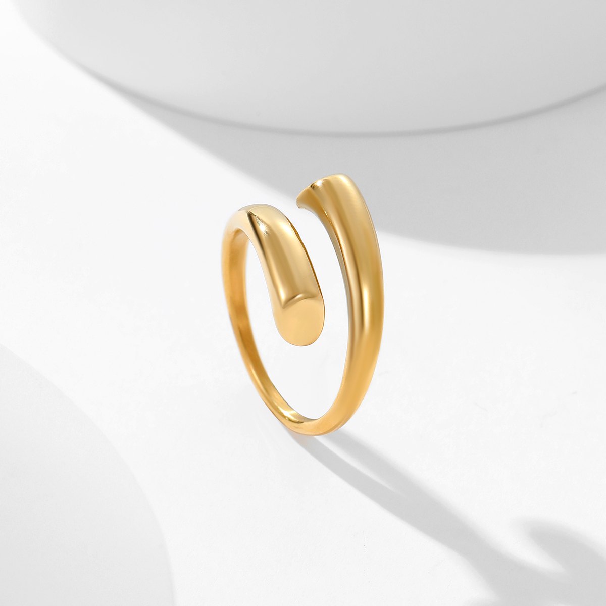  18K镀金不锈钢圆线双层抱环戒指