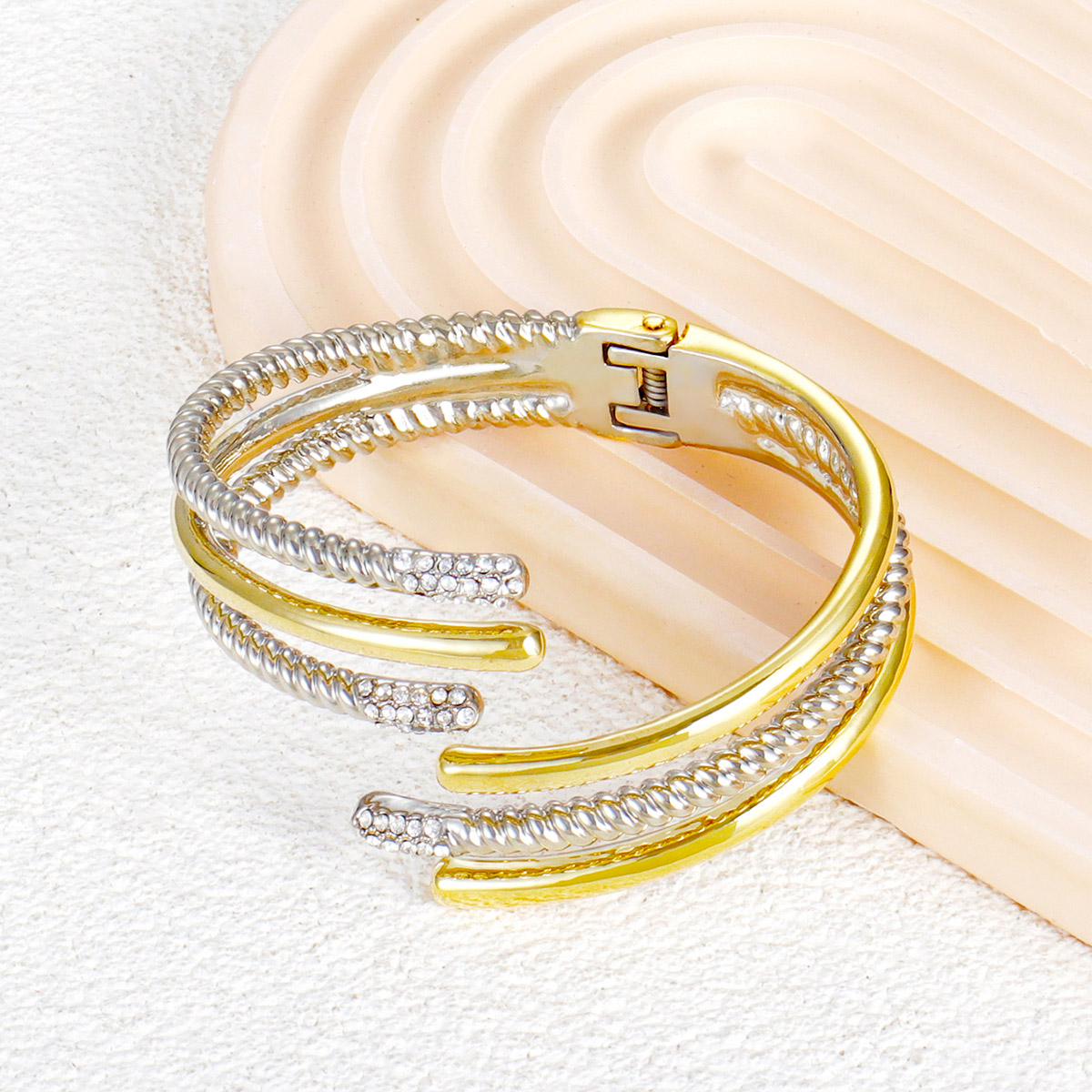 锈钢个性化多层开放式设计混色手镯