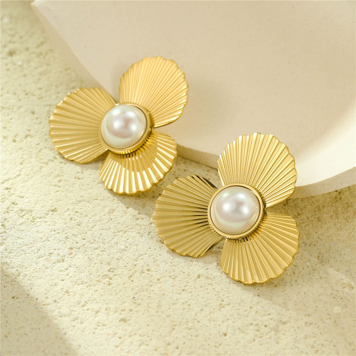 时尚甜美花瓣珍珠花朵耳钉