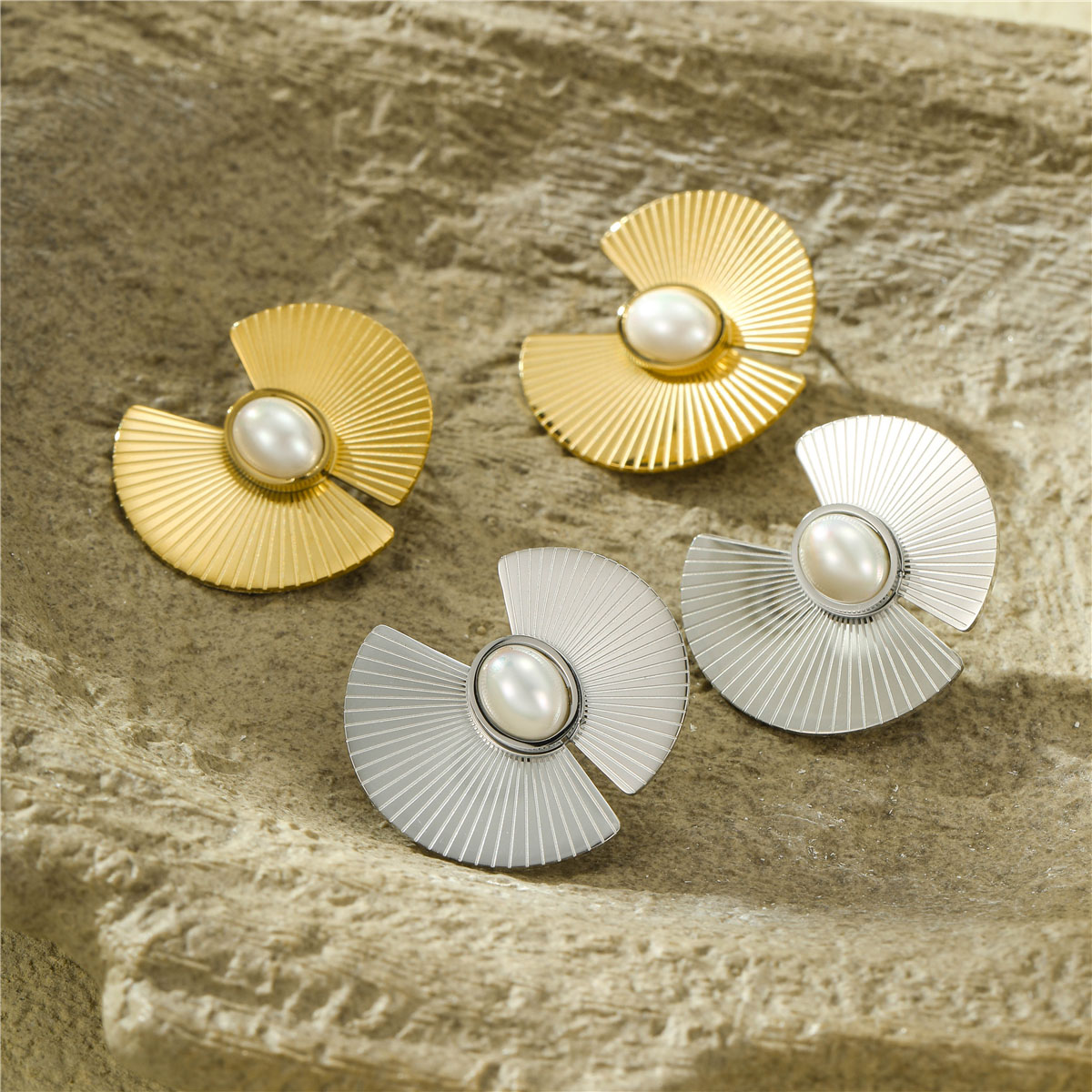 18k 镀金不锈钢珍珠耳环