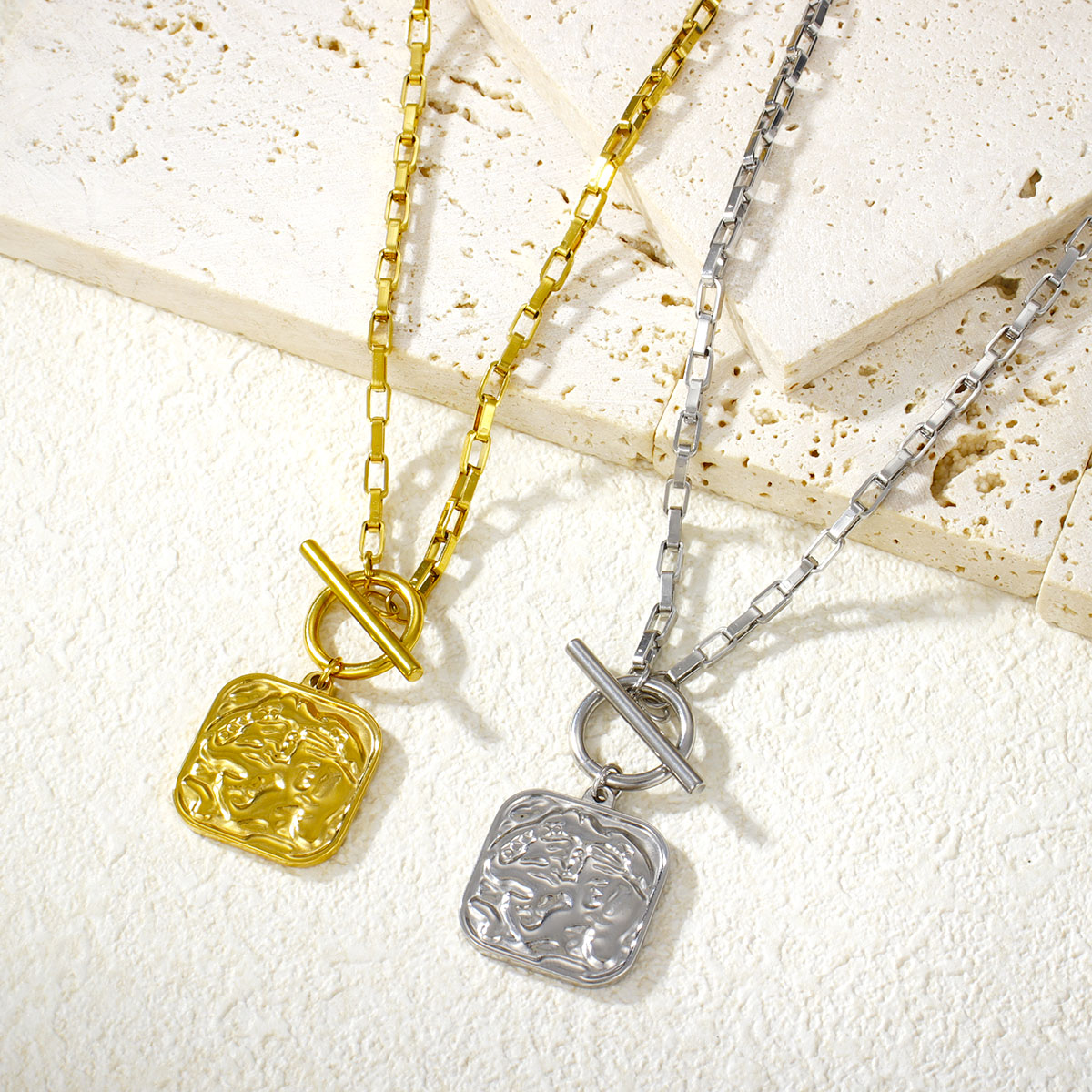 时尚18K镀金不锈钢锆石弧形吊坠